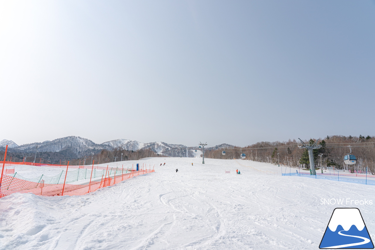 富良野スキー場｜2022-2023シーズンの『北の峰ゾーン』の営業は、3月21日（火・祝）まで。心ゆくまでロング滑走を楽しみましょう♪